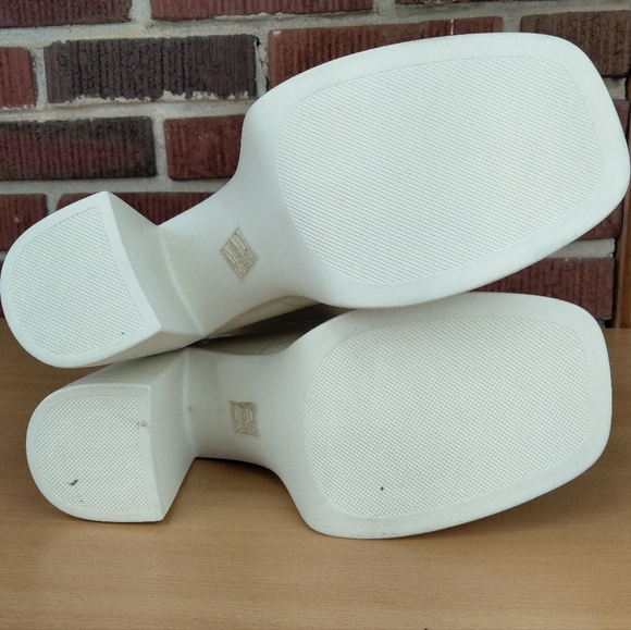 NWT Free People Double Stack Platform Patent Leather Boots in Bone Sz. 39.5 - Picture 5 of 12